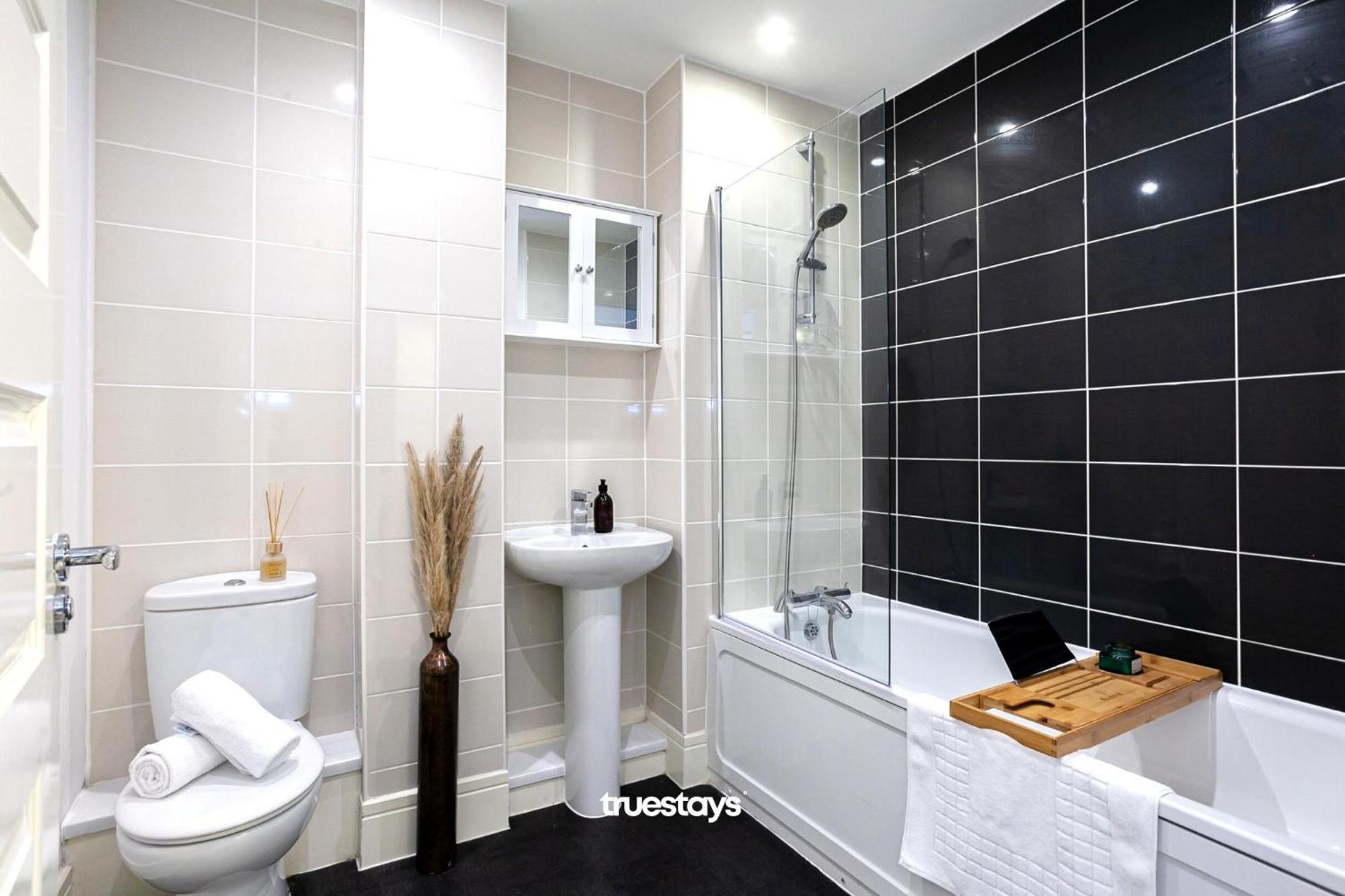 Ambassador House By Truestays - Luxury 4 Bedroom House In Stoke-On-Trent Etruria Exteriér fotografie