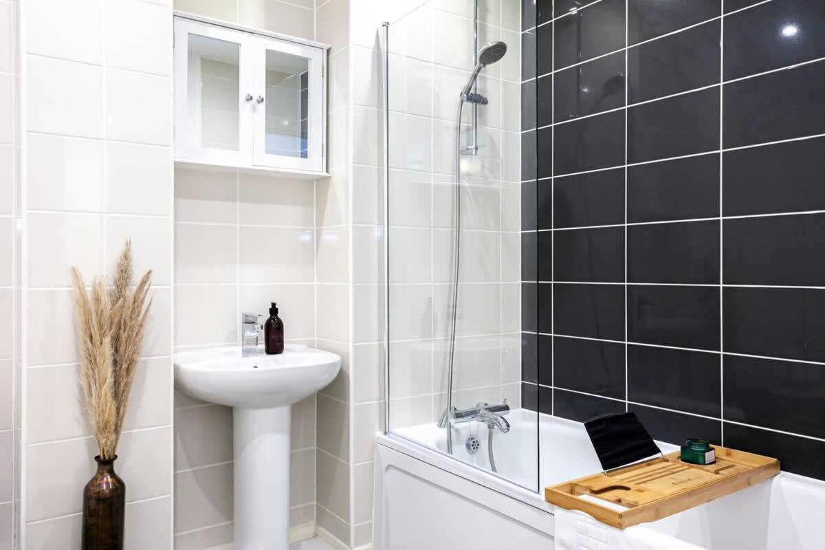 Ambassador House By Truestays - Luxury 4 Bedroom House In Stoke-On-Trent Etruria Exteriér fotografie