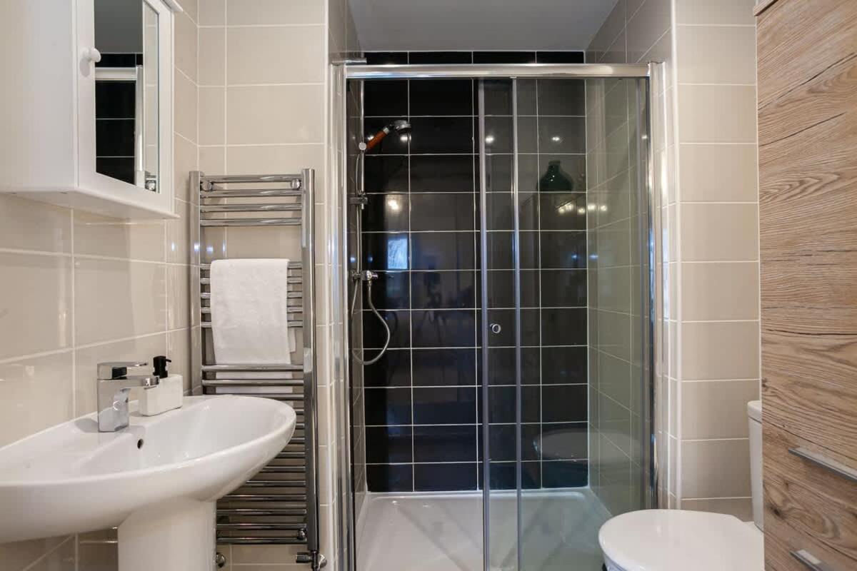Ambassador House By Truestays - Luxury 4 Bedroom House In Stoke-On-Trent Etruria Exteriér fotografie